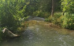 Fisherman'S Cabin On The Banks Of The River Meon